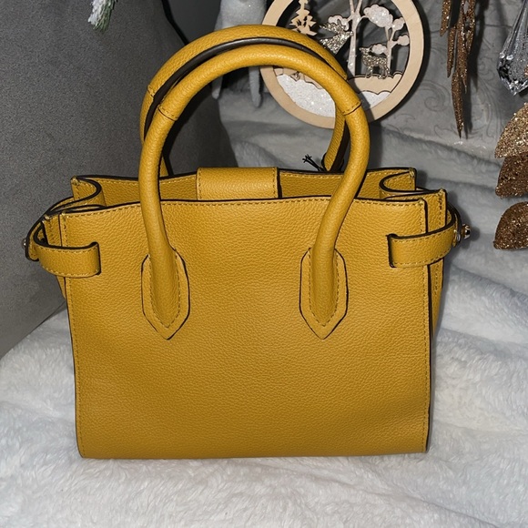 Furla Pin Ladies Mini Yellow

Ginestra Leather Tote New With Tags - Picture 2 of 10
